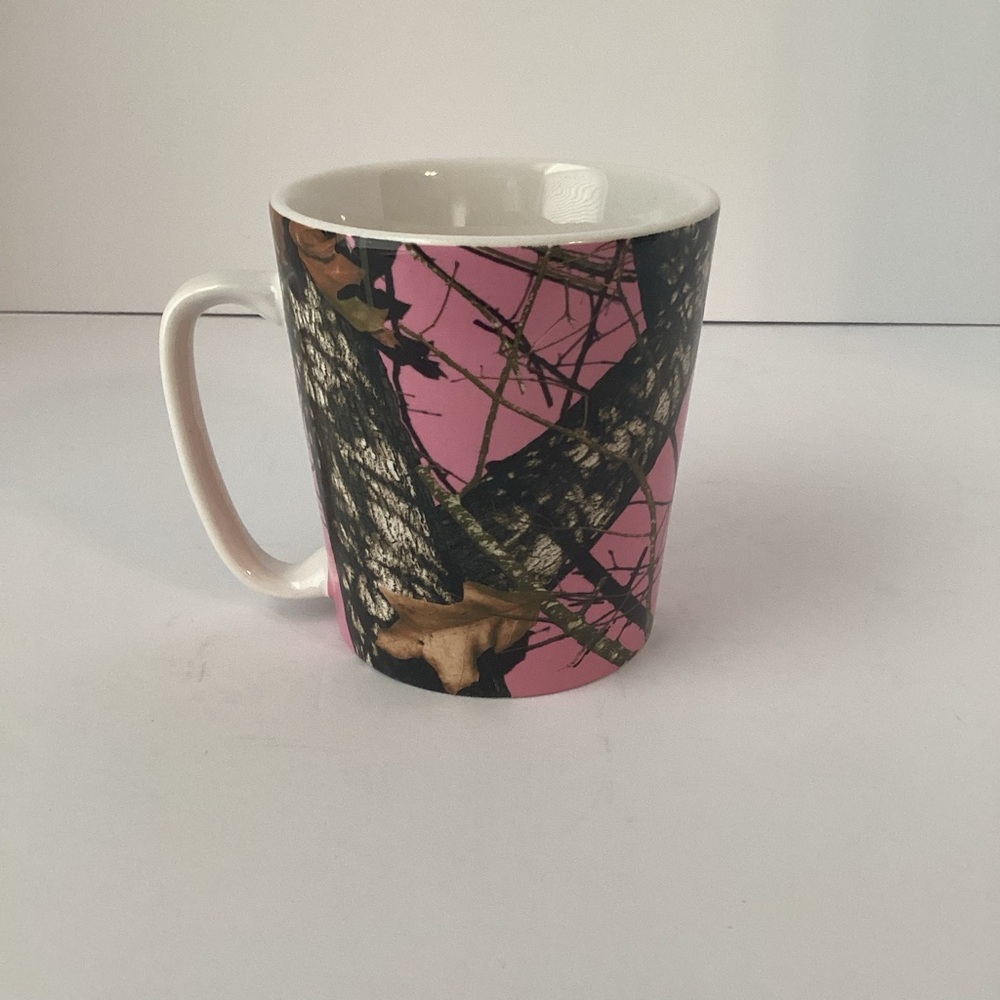 MOSSY OAK: pink break up camouflage coffee mug, 16 oz